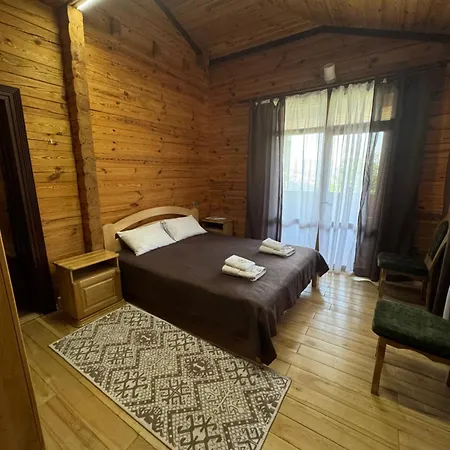 Golden Nest * Yablunytsya