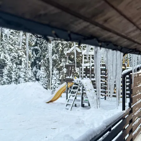 Golden Nest Appartement *