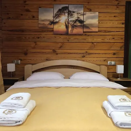Golden Nest * Yablunytsya