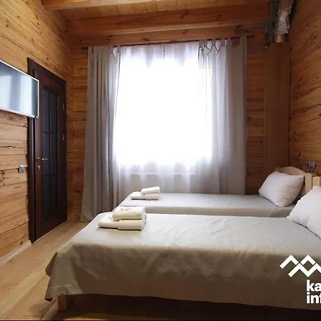 Golden Nest * Yablunytsia