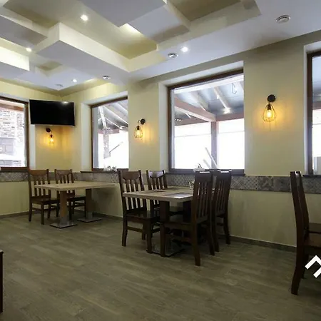 Golden Nest 아파트 야블루니츠야