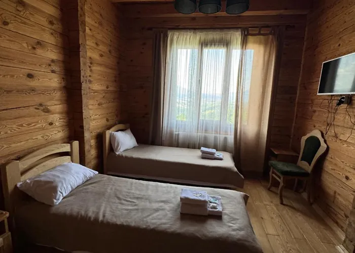 Golden Nest Daire Yablunytsia