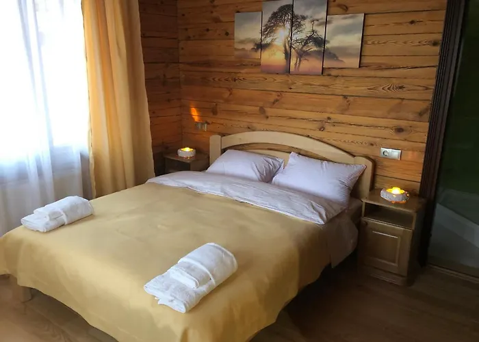 Golden Nest * Yablunytsia