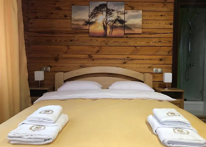 Golden Nest * Yablunytsya