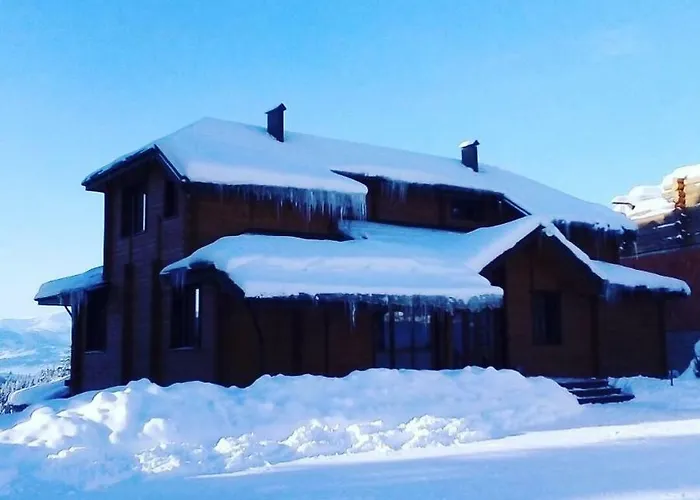 Golden Nest Yablunytsia